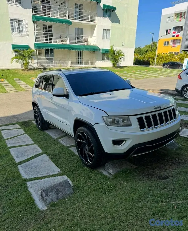 jeepetas y camionetas - jeep grand cherokee laredo 2014 2