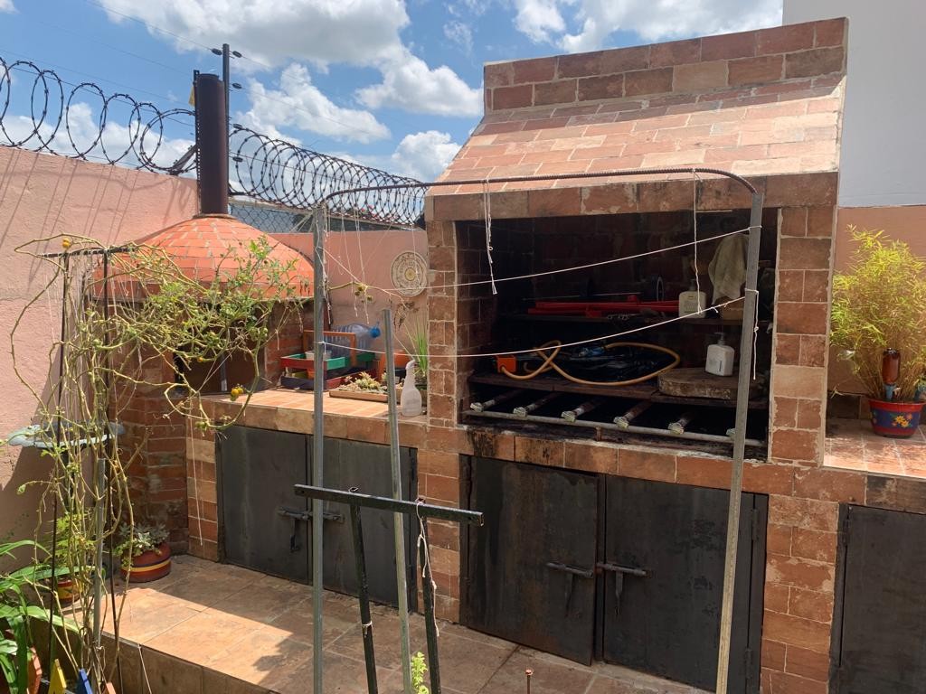 casas - VENDO Casa De 2 Niveles En Residencial Cerrado Altos De Arroyo Hondo III

 5