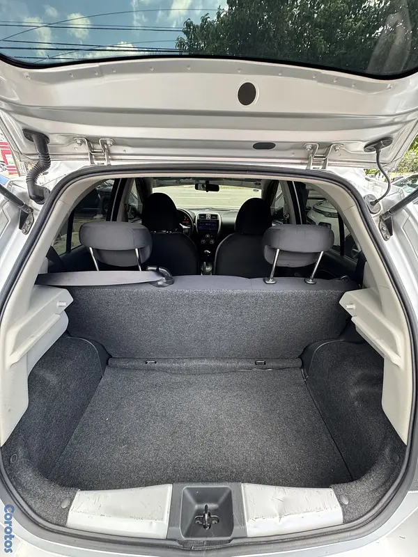 carros - Nissan March 2016 10