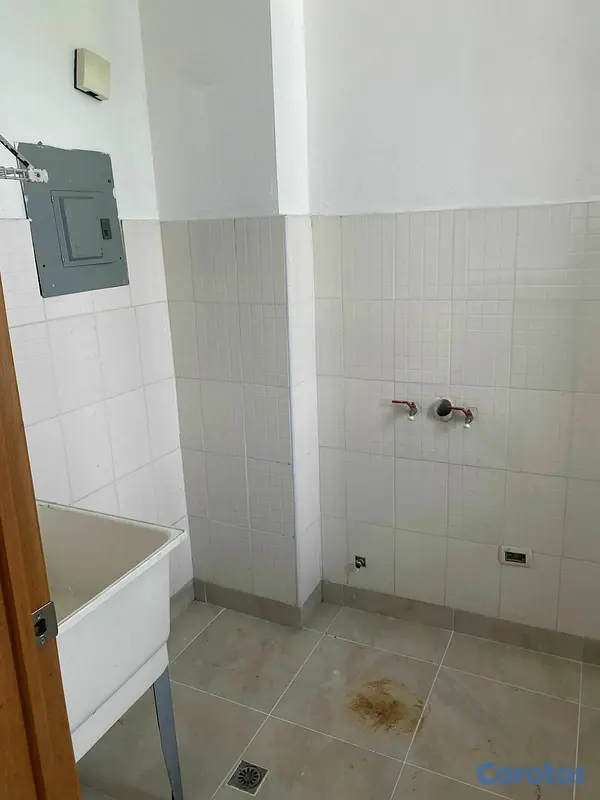 apartamentos - Rento apartamento en Naco sin amueblar torre con ascensor planta  10