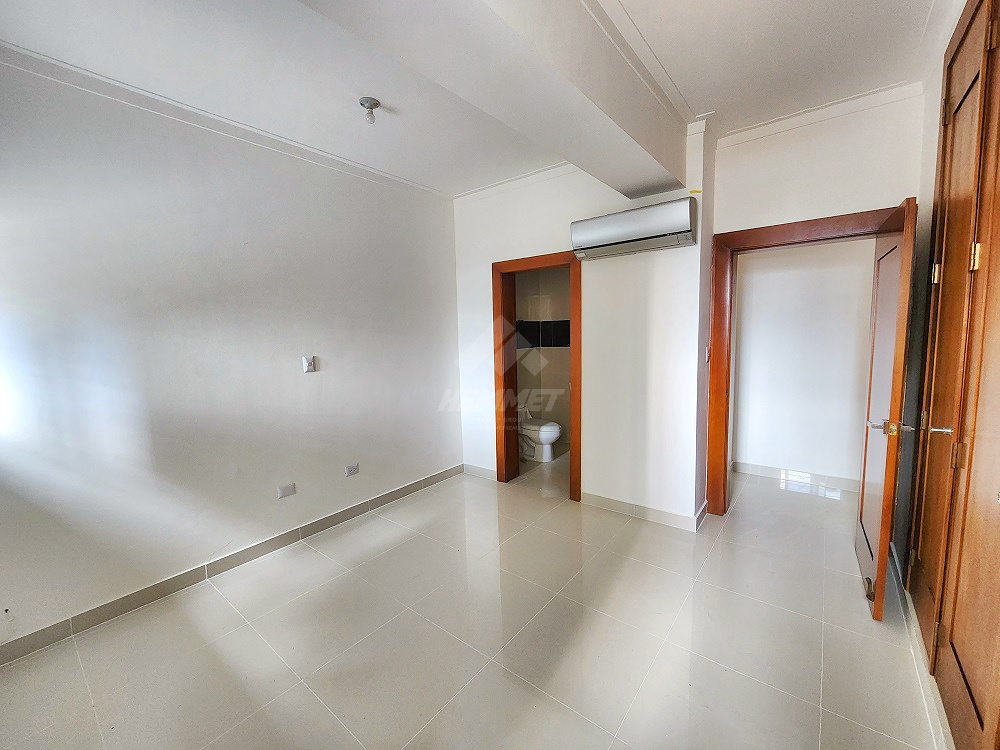 apartamentos - TORRE PLANTA FULL Y ELEVADOR LA ESMERALDA SANTIAGO 1