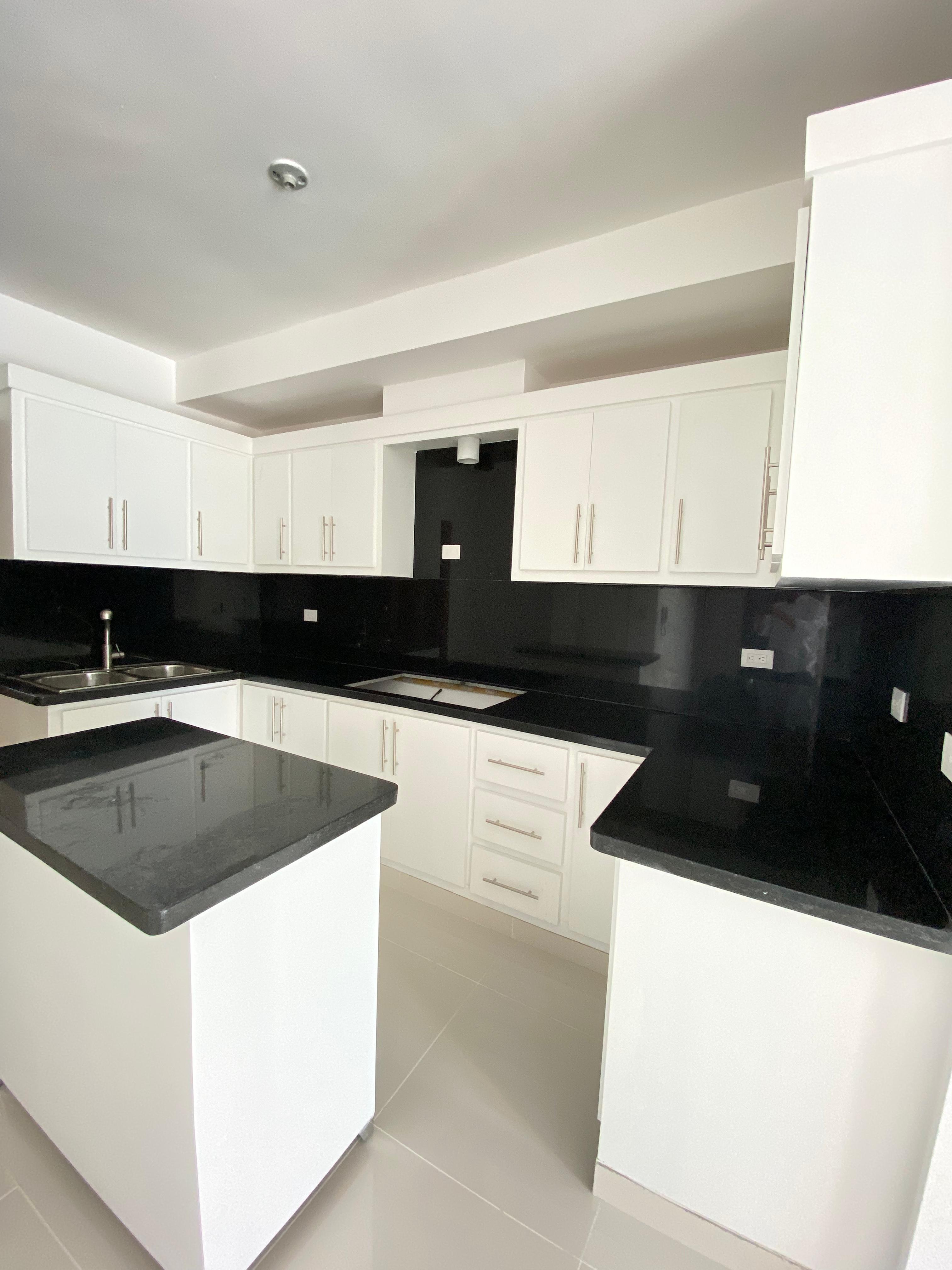 apartamentos - Apartamento 2do Nivel en Los Alamos  4
