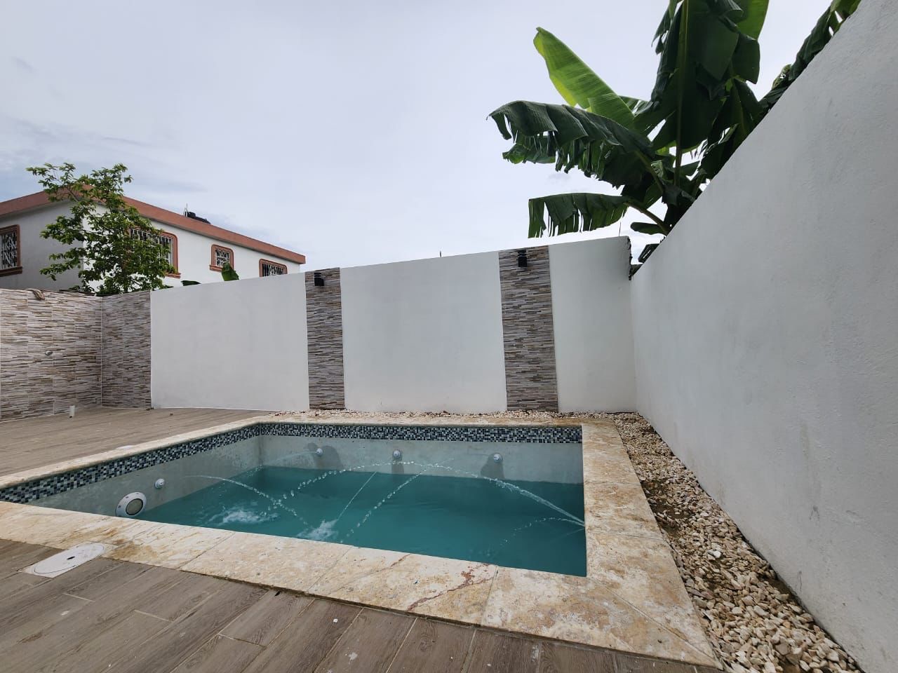 apartamentos -  casa en la Autopista de San Isidro 2