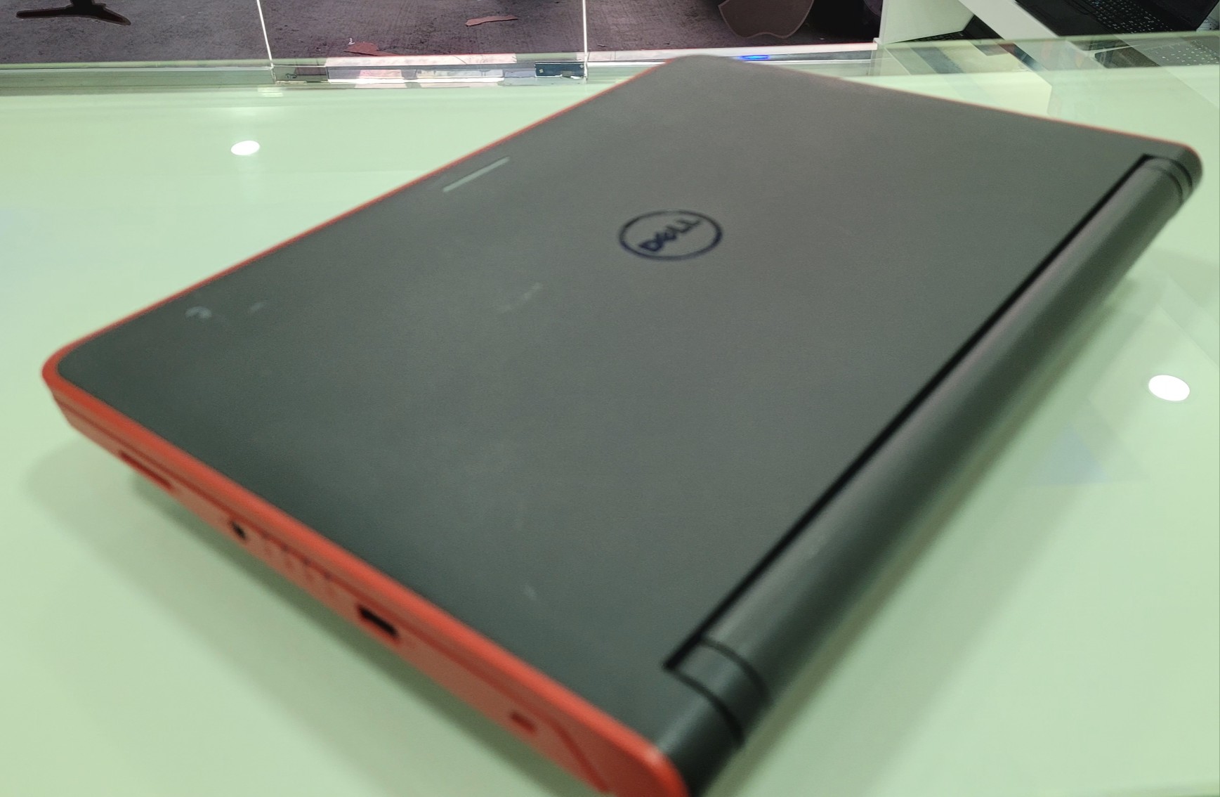 computadoras y laptops - Dell latitude 14 Pulg Core i3 Ram 8gb Disco 1000gb hdmi full 2