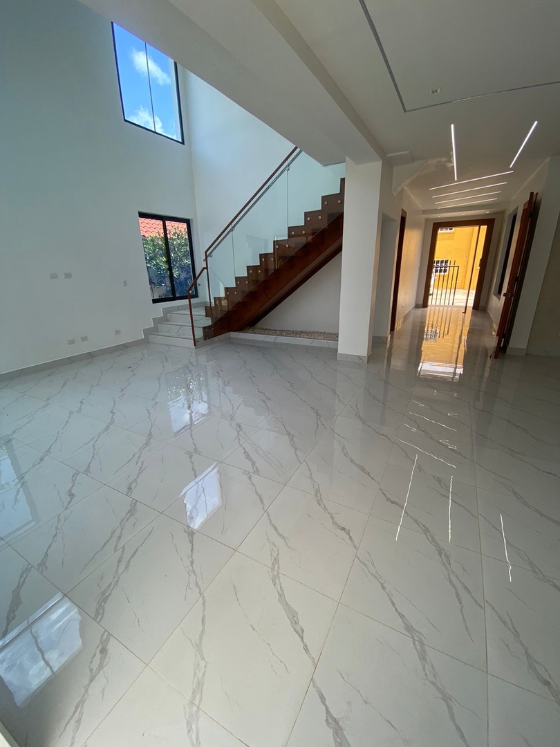 casas - HERMOSA CASA EN VENTA EN SANTIAGO DE LOS CABALLEROS  4