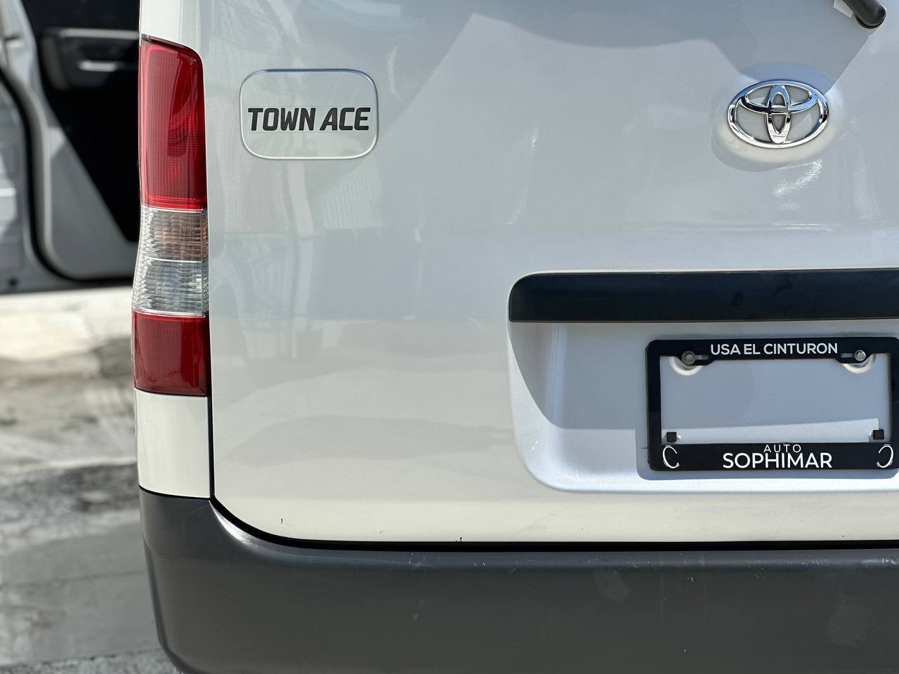 jeepetas y camionetas - Toyota Town-Ace 4x4 2017Recien Importada  4