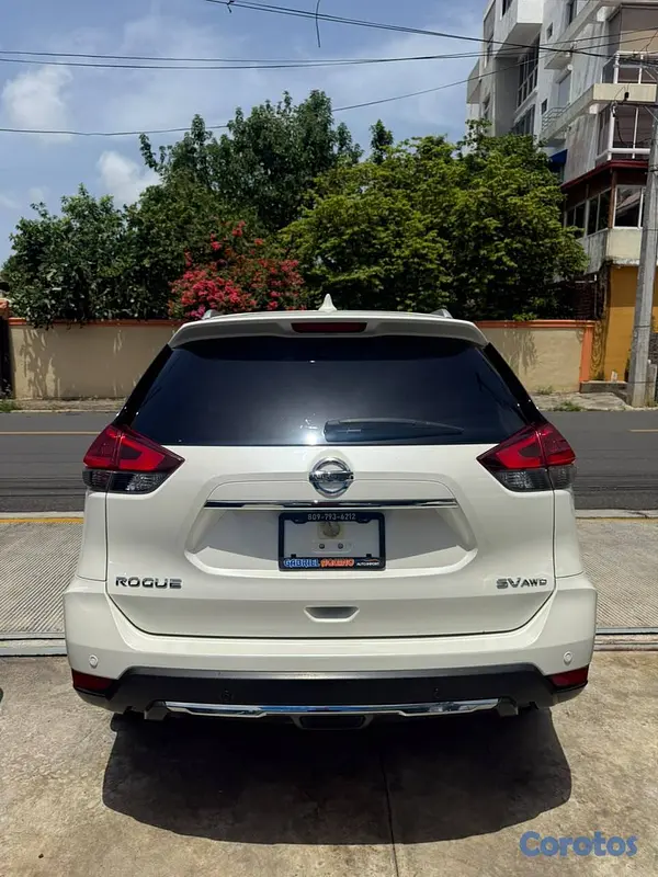 jeepetas y camionetas - Nissan Rogue SV AWD Panorámica  2020 17