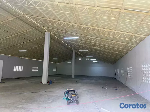 otros inmuebles - Nave Industrial en la Av. Independencia de 800 metros 3