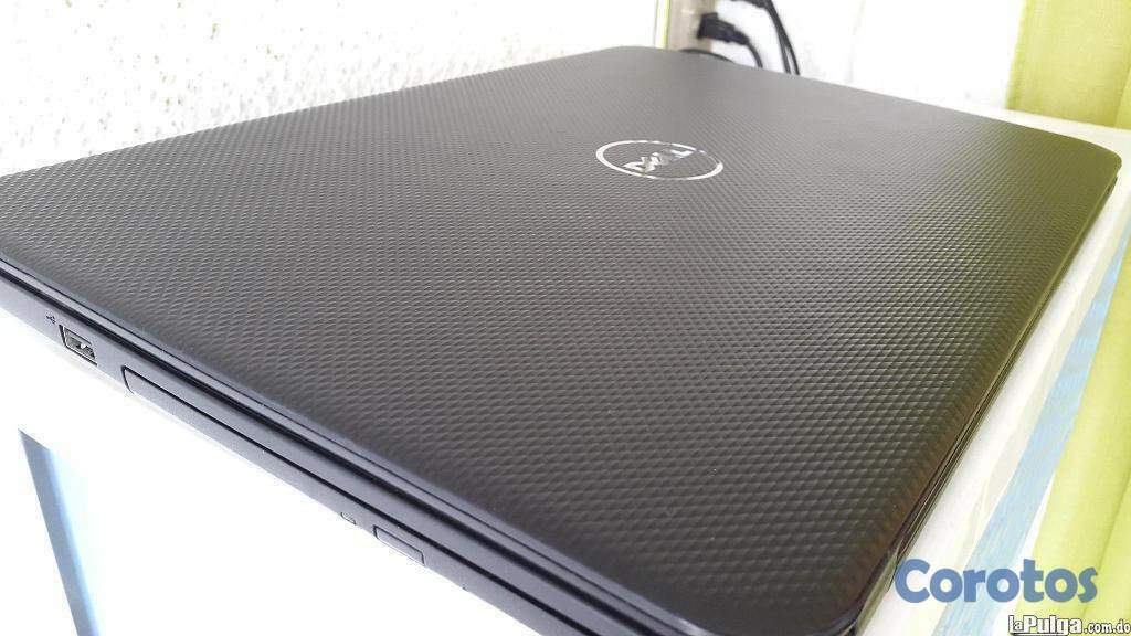 computadoras y laptops - Dell inspiron 17 pulg intel Ram 4gb ddr3 Disco 400gb trae su Bulto 3