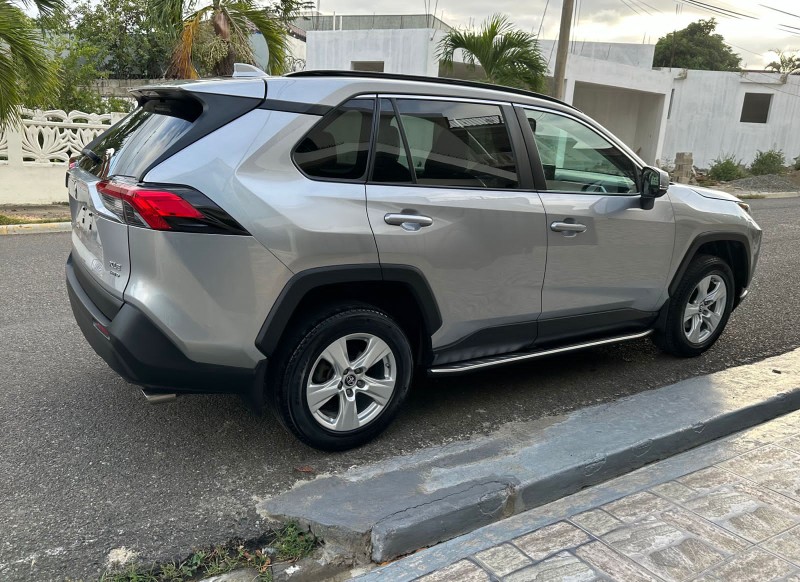 jeepetas y camionetas - Toyota rav4 2019 4