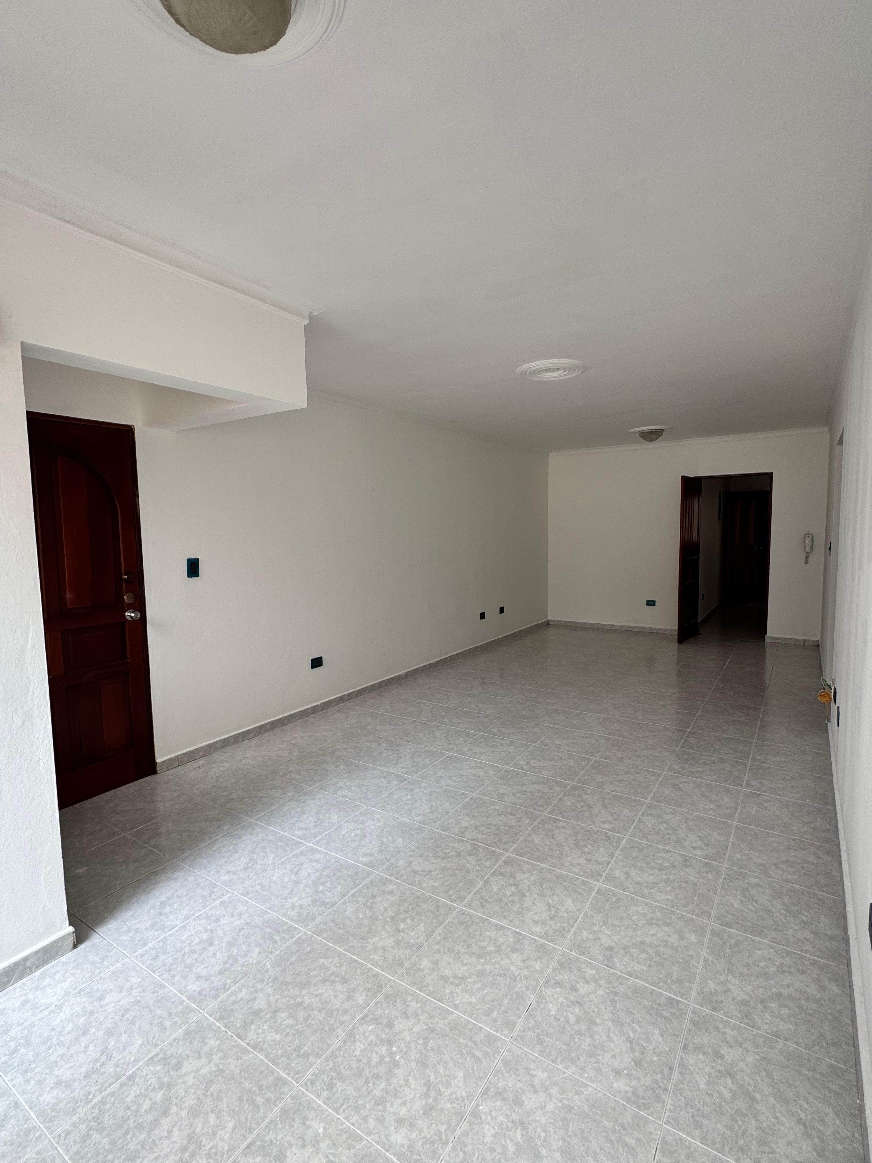 apartamentos - hermoso apartamento ubicado en Evaristo morales  3