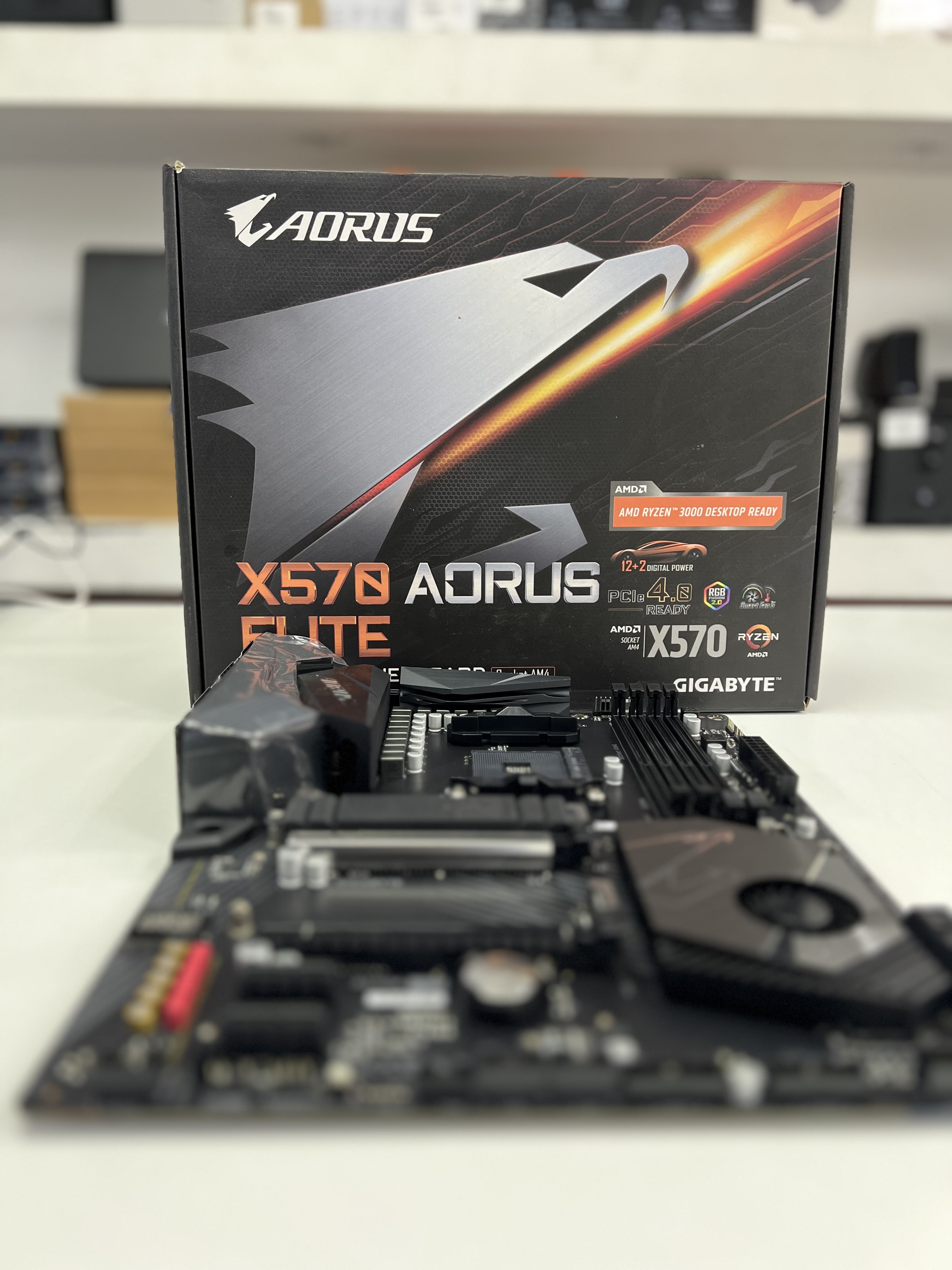 computadoras y laptops - moder board aorus x570