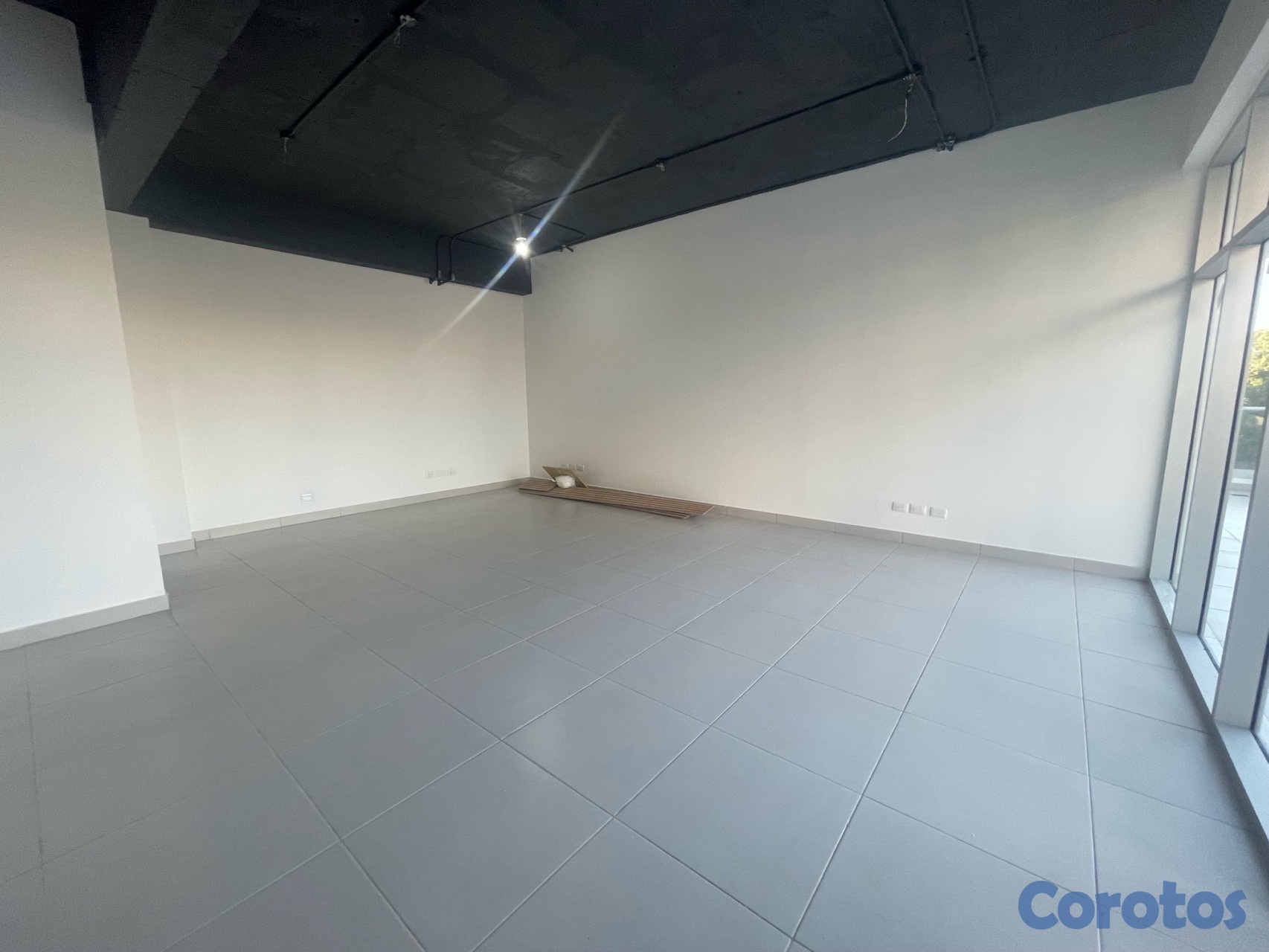 oficinas y locales comerciales - Locales en alquiler en El Millón desde 25-70 mts  3