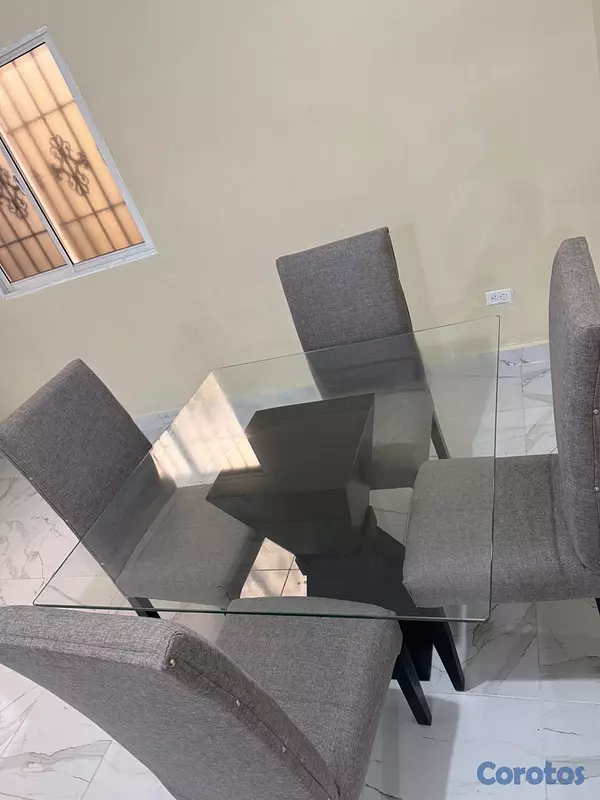 muebles y colchones - Mesa de comedor de cristal con 4 sillas 4