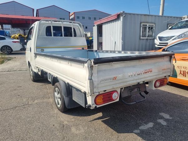 camiones y vehiculos pesados - HYUNDAI PORTER H100 CAMION 2017DESDE: RD$950,000-Automático 4