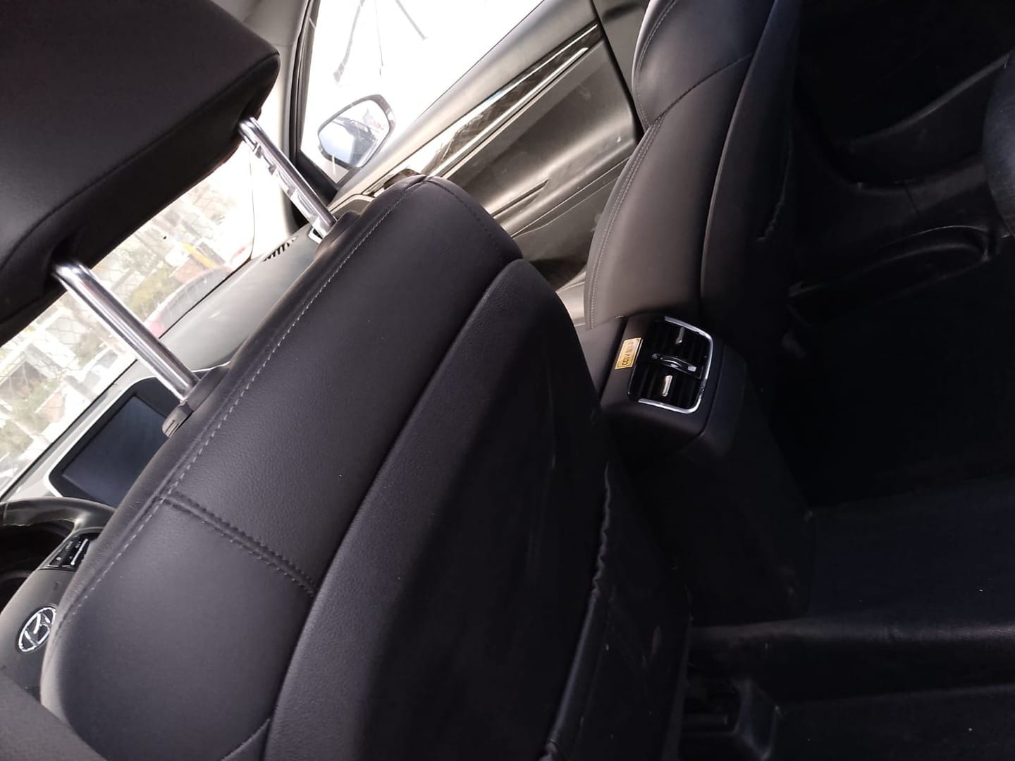 jeepetas y camionetas - HYUNDAI GRANDEUR 2018 BLANCO DESDE: RD$895,100.00  2