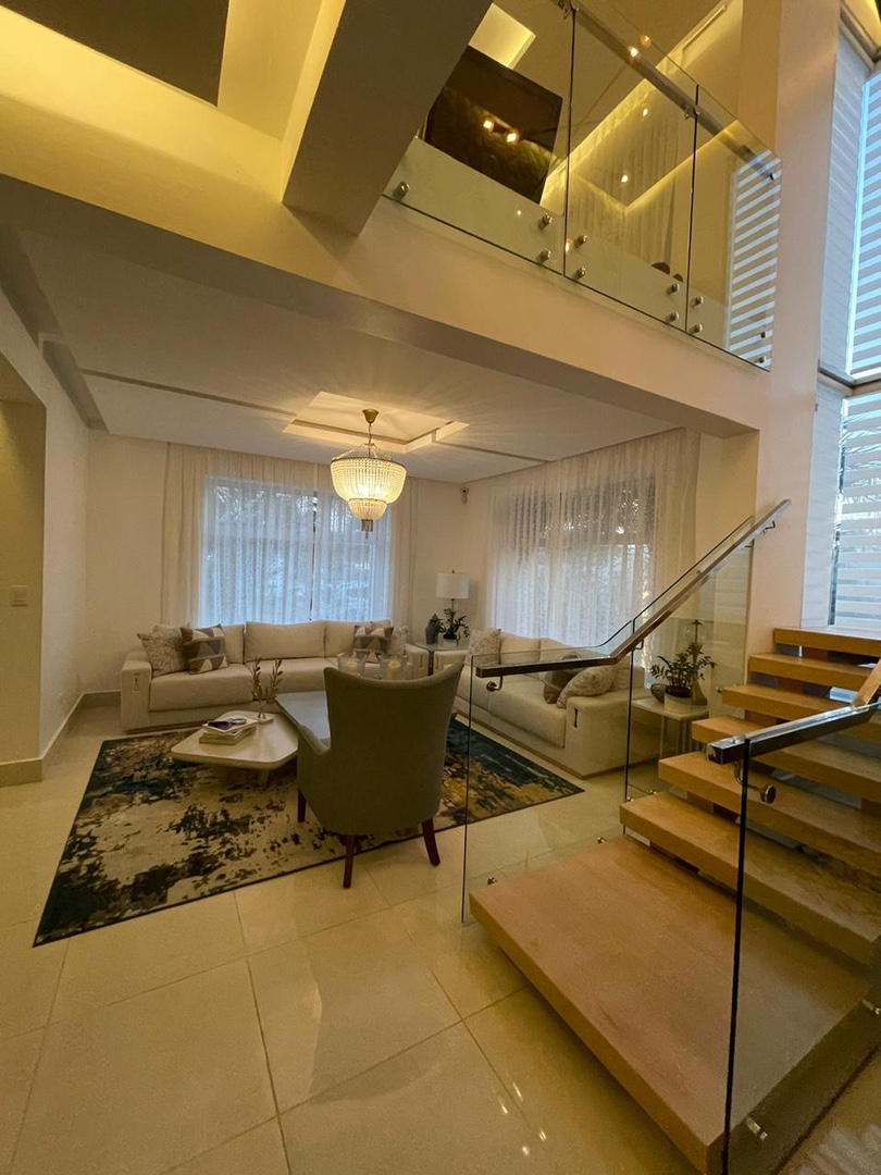 casas - Moderna e impresionante Casa en Proyecto Cerrado 0
