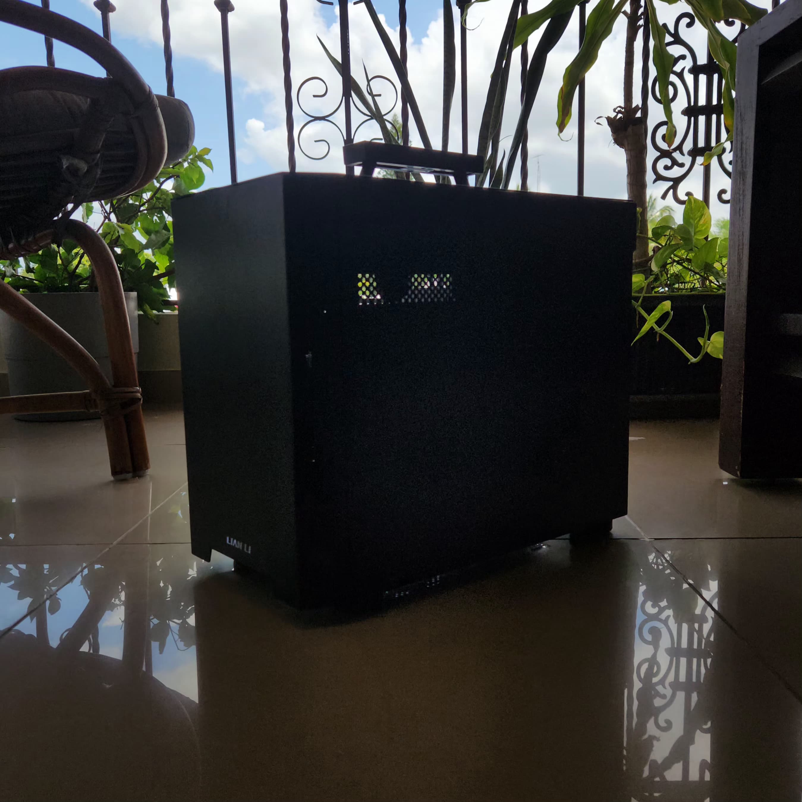 computadoras y laptops - PC Case Mini ITX - Lian Li TU150 0
