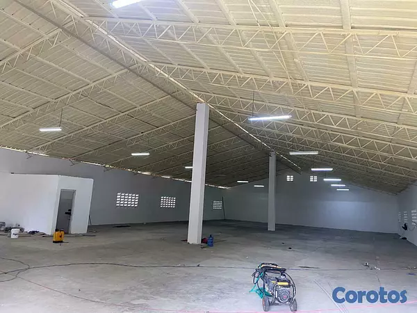 otros inmuebles - Nave Industrial en la Av. Independencia de 800 metros 2