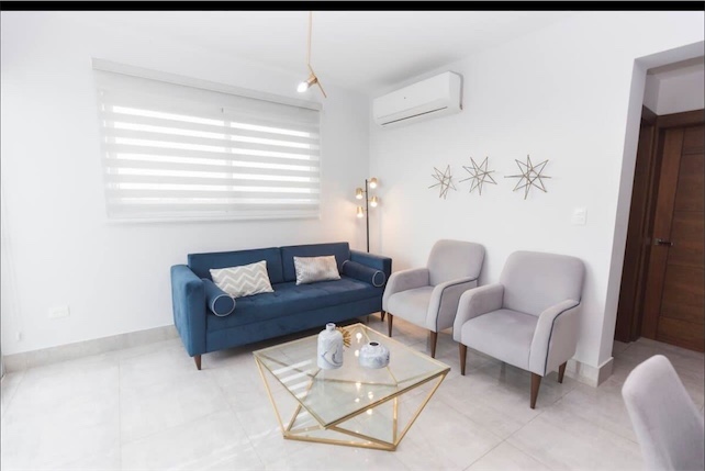 apartamentos - Piso alto de venta amueblado en La Esmeralda 1