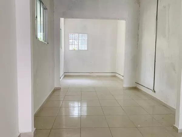 oficinas y locales comerciales - Local en la Duarte Primer nivel 6