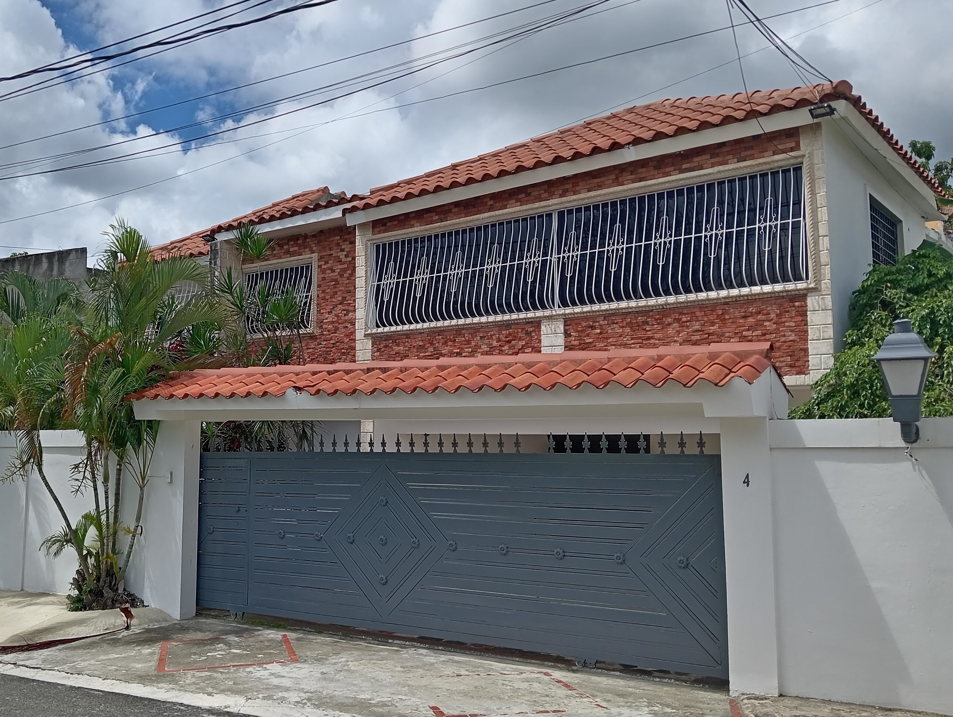 casas - DIOS 📍ALAMEDA 📍ALQUILO hermosa  CASA 2 NIVELES  4 habitaciones, 6 baños 🔥�
