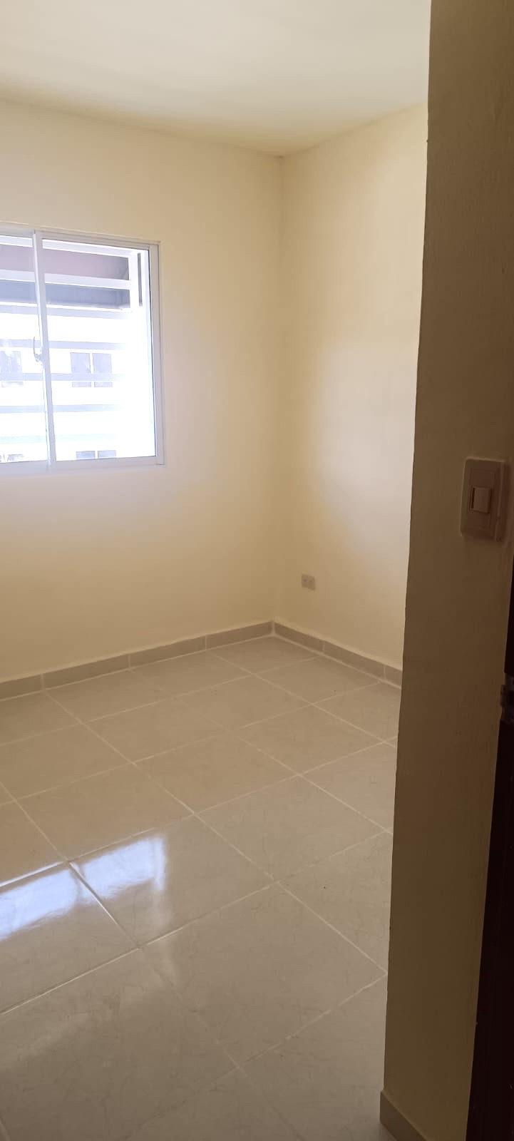 apartamentos - Se alquila Apartamento en Residencial Emilia 4