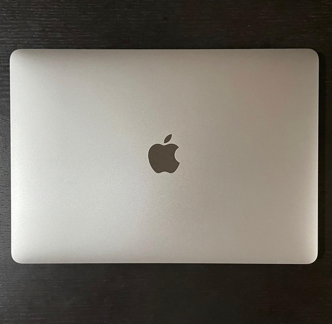 computadoras y laptops - MacBook Pro 2020  13.3 de 2 tera y 32 de RAM i7