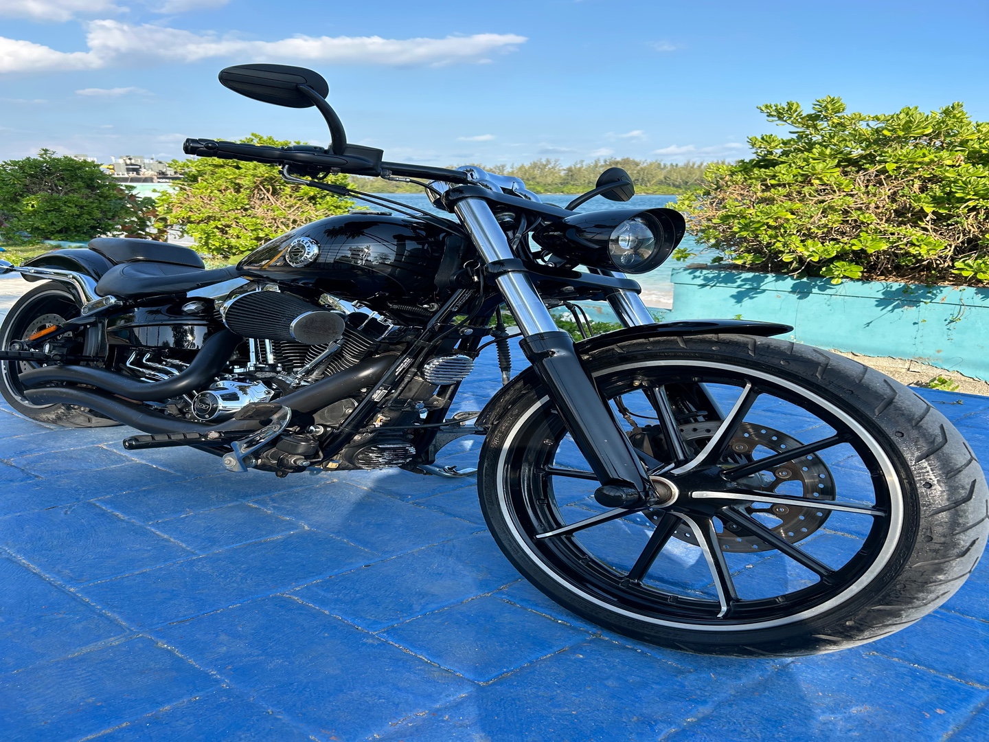 motores y pasolas - Harley Davidson BREAKOUT 103 año 2015