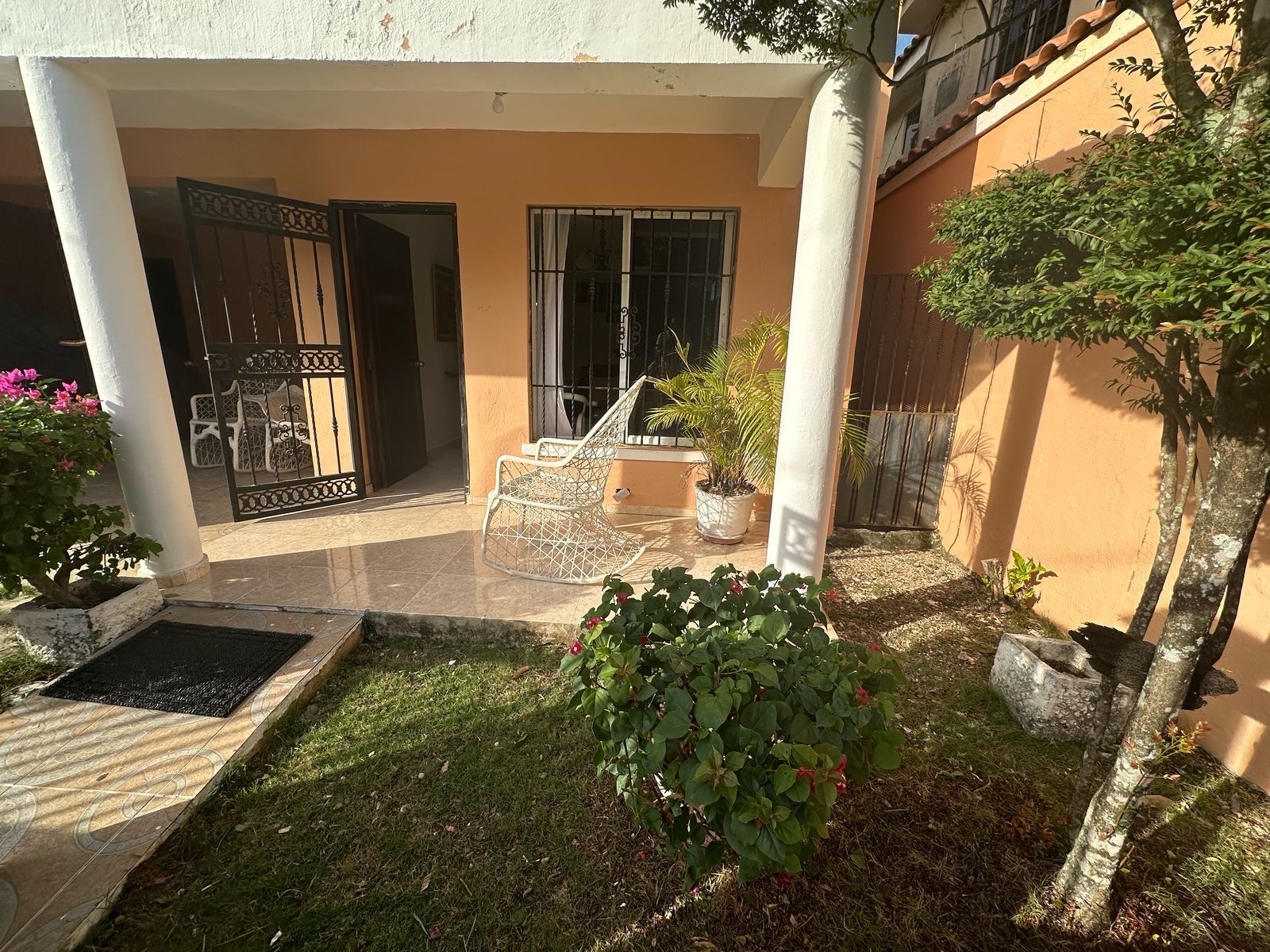 casas - venta de casa en la autopista de san Isidro prado oriental Santo Domingo este  1