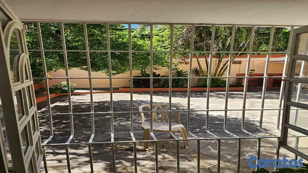 casas - En Venta Casa en Arroyo Hondo de 3 habitaciones 4