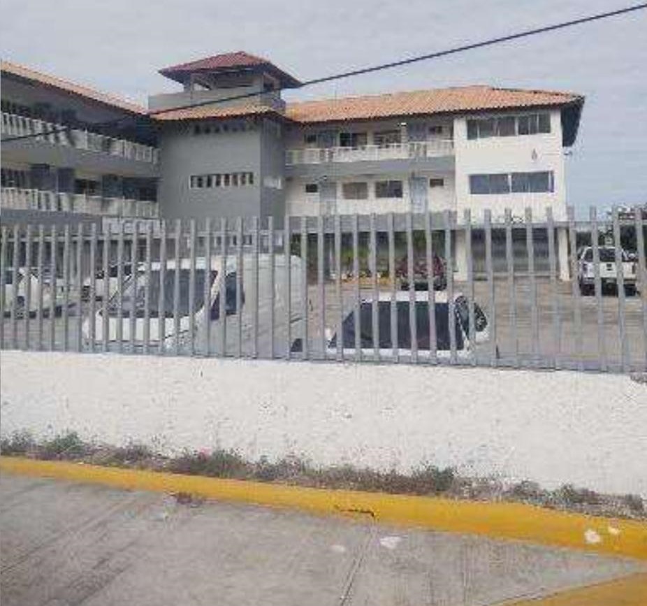 oficinas y locales comerciales - Local Comercial de 485 Mts.2 en BAVARO,  Av Estados Unidos de BAVARO, Punta Cana 4