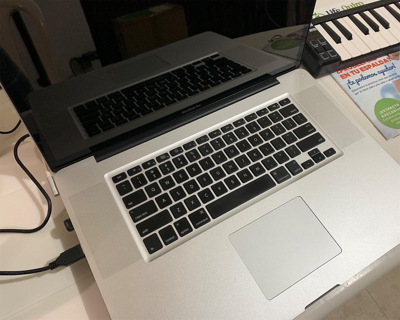 computadoras y laptops - Macbook Pro 17 Pulgadas Mid 2009 1