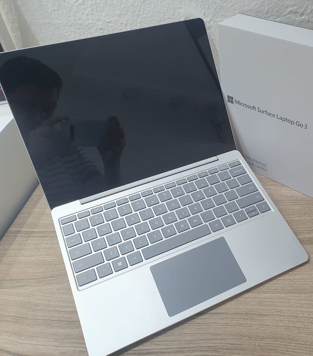 computadoras y laptops - Microsoft Surface Laptop Go3, Core i5 12th, Touch 12,4" 8GB RAM, 256GB SSD Nueva 4