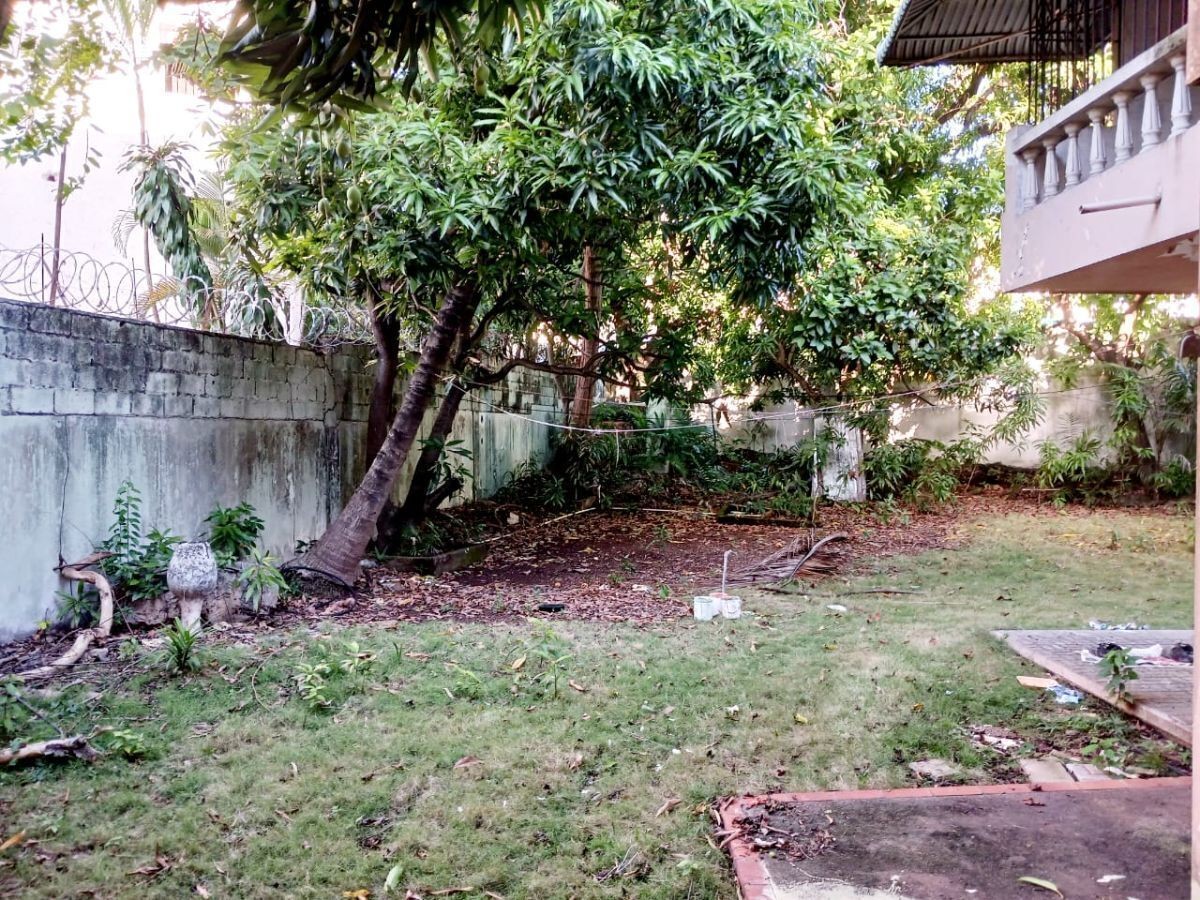 casas - Venta de Casa en Los Cacicazgos o Terreno 0