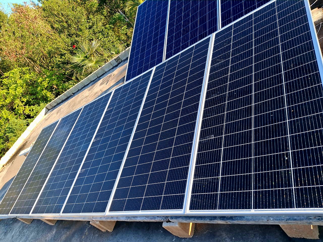 plantas e inversores - PANELES SOLARES 