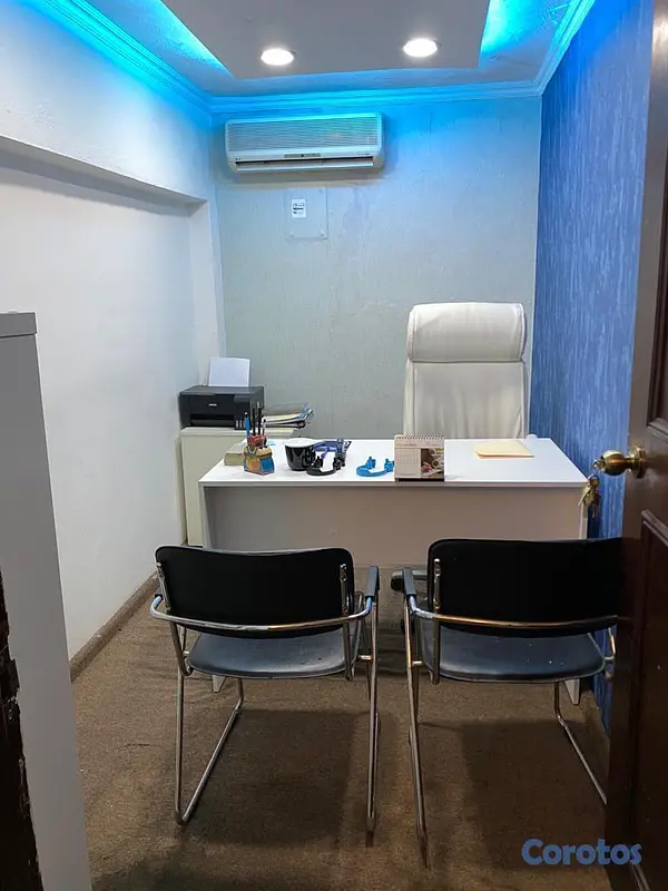 oficinas y locales comerciales - Alquilamos oficinas privadas con espacio para reci 4