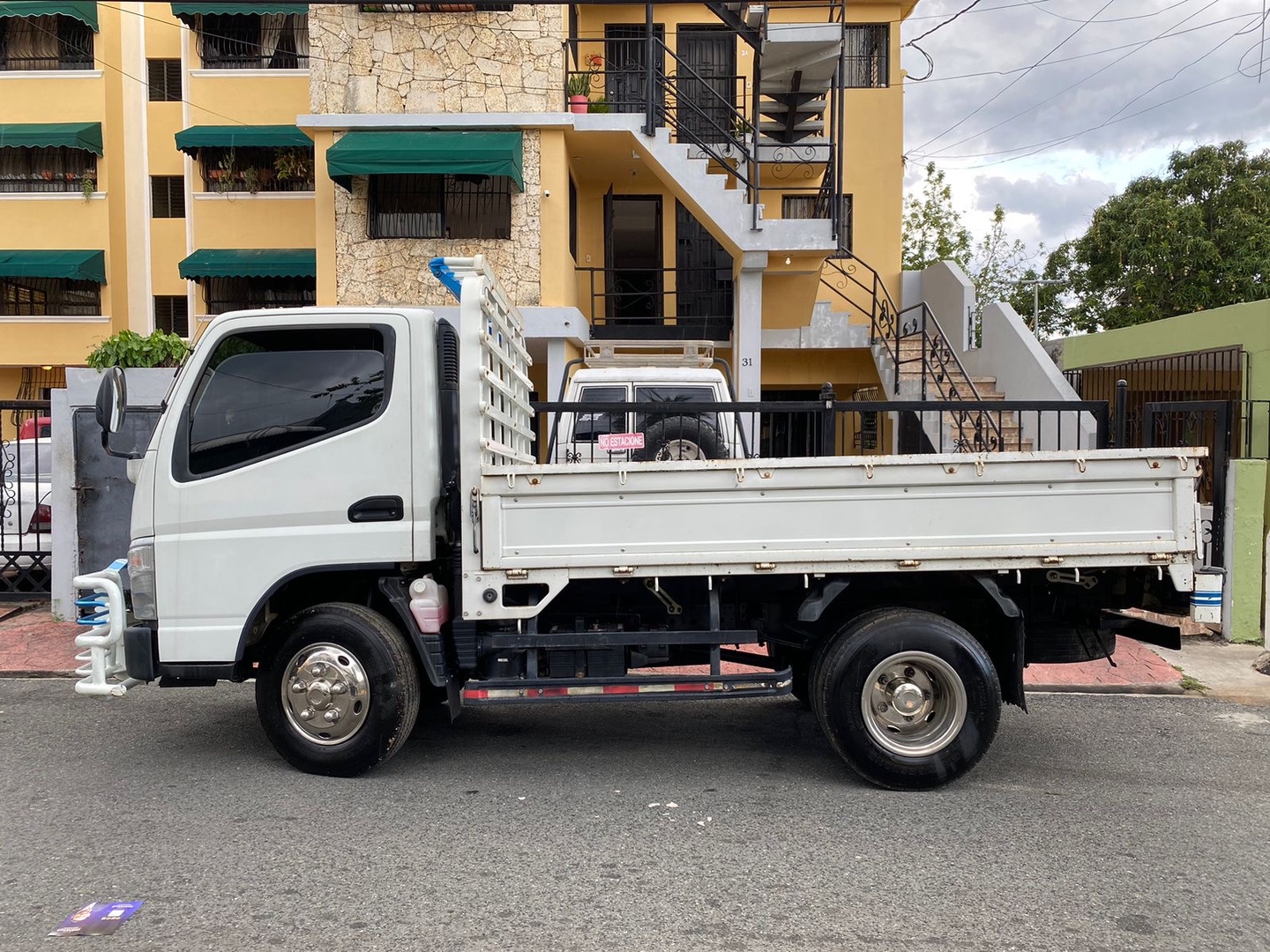 camiones y vehiculos pesados - Mitsubishi Fuso Canter 6