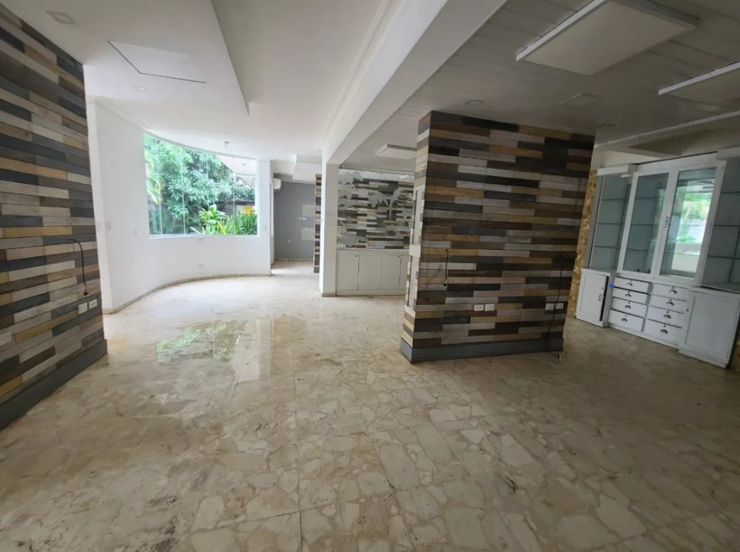 oficinas y locales comerciales - Alquilo Local Comercial 1er Piso En El Corazon De Piantini 

*Codigo: PD115* 2