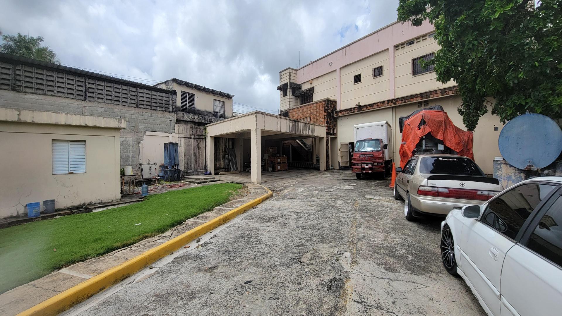 otros inmuebles - Alquiler de Nave en Autopista Duarte 9