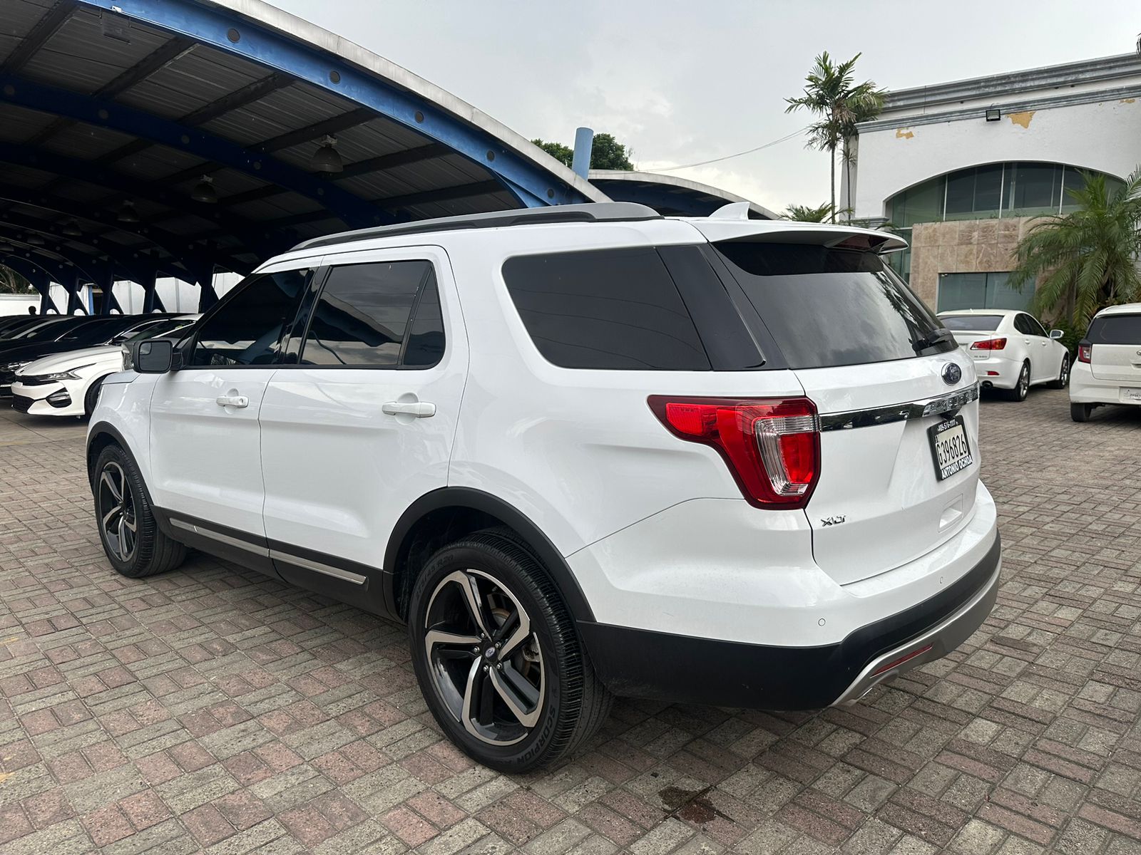 jeepetas y camionetas - Ford Explorer xlt 2017 3