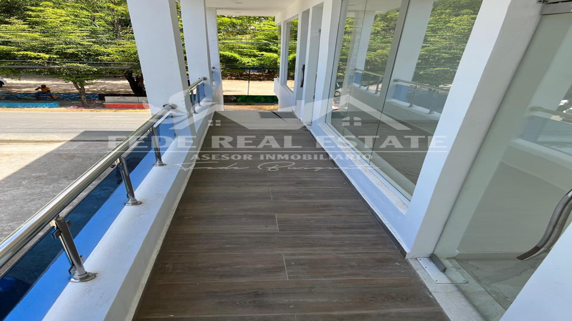 oficinas y locales comerciales - LOCAL EN 2DO NIVEL CON LUZ Y AGUA PERMANENTE