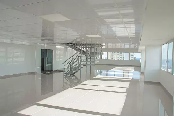 oficinas y locales comerciales - Alquiler local en la Esperilla  8