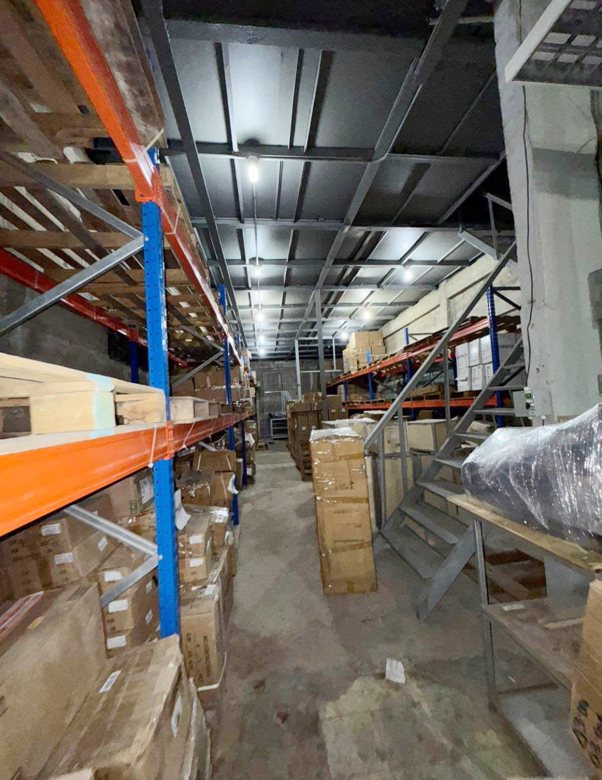 oficinas y locales comerciales - Local tipo nave comercial 7