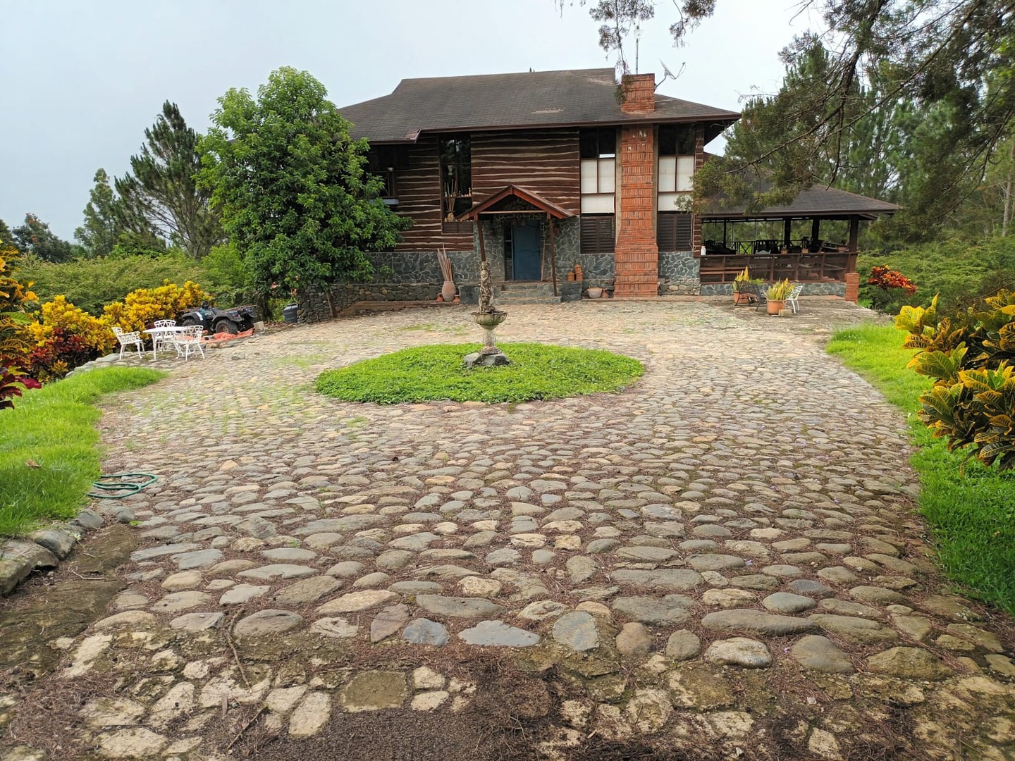 casas vacacionales y villas - Hermosa Casa de Campo y Finquita en Jarabacoa. Vista Espectacular. US$ 990,000 1