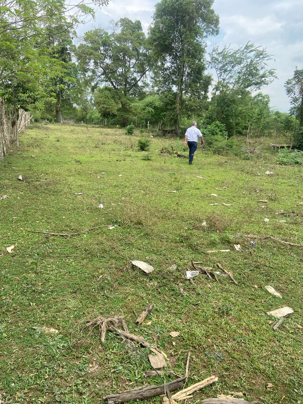 solares y terrenos - Se Vende 2,500 Mts2 en Carretera La Vega-Moca  3
