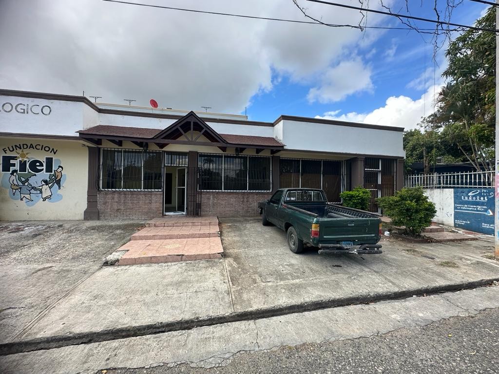 oficinas y locales comerciales - Casa de venta o local en el sector Los Trinitarios, Santo Domingo Este.