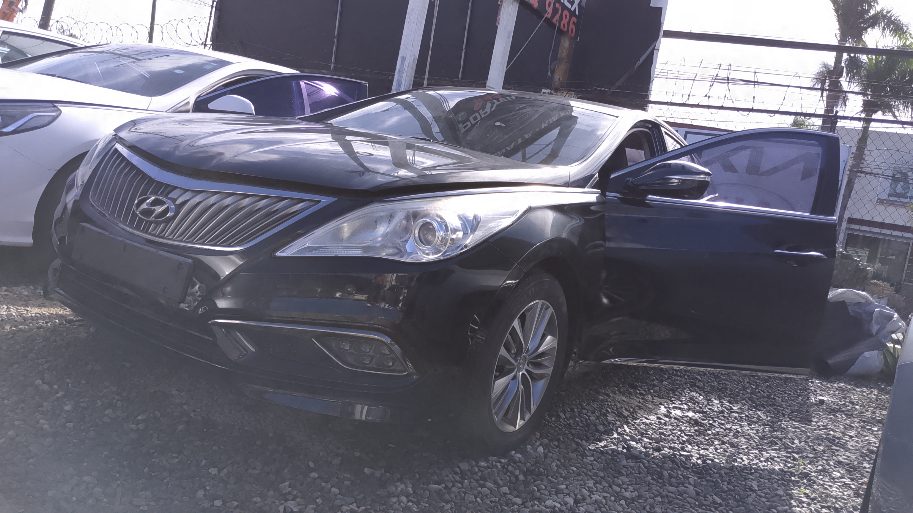 carros - HYUNDAI GRANDEUR 2017 NEGRO DESDE: RD$690,000.00