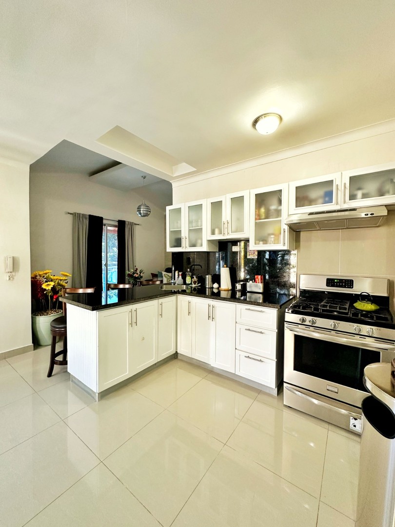 apartamentos - Apartamento en Venta - Gazcue
 
166.31m2 
2 Hab
2.5 Baños 
2 Parq
USD$220,000 1