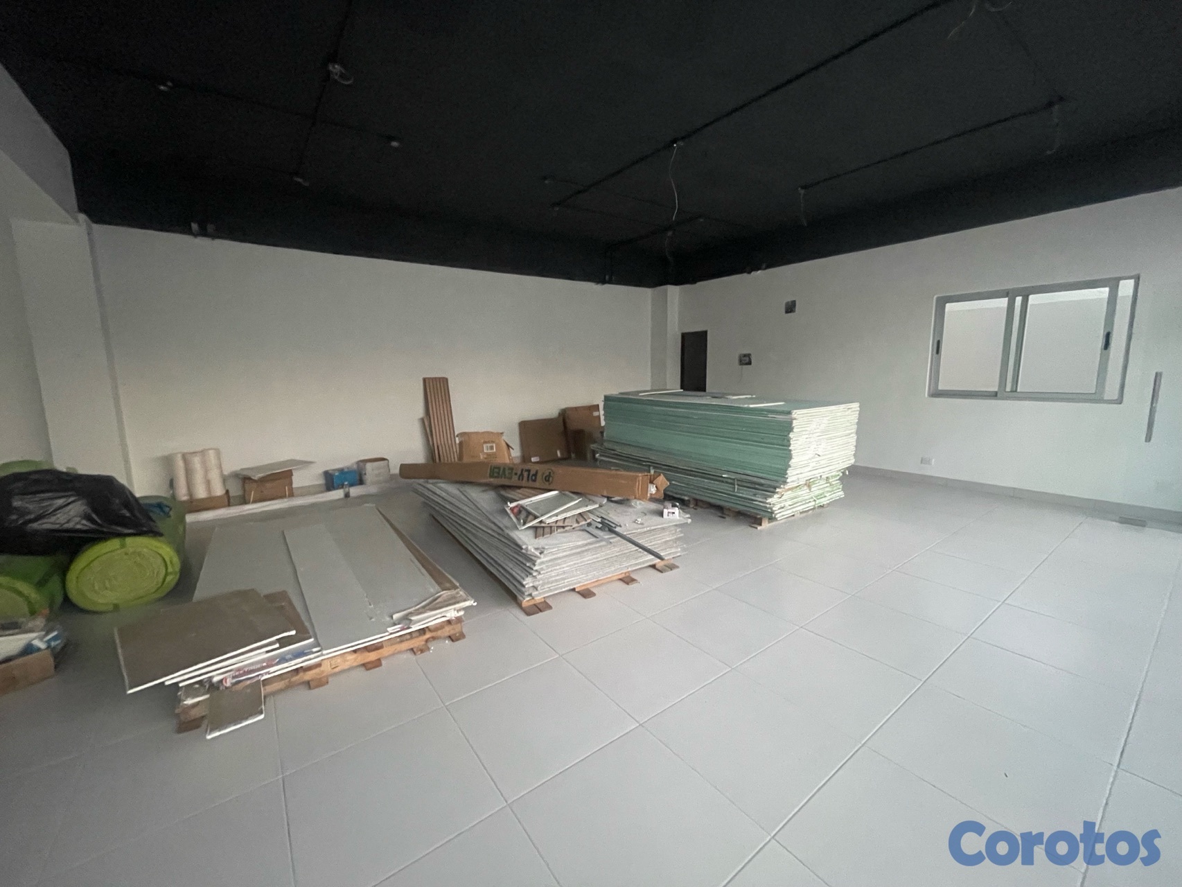 oficinas y locales comerciales - Locales en alquiler en El Millón desde 25-70 mts  1